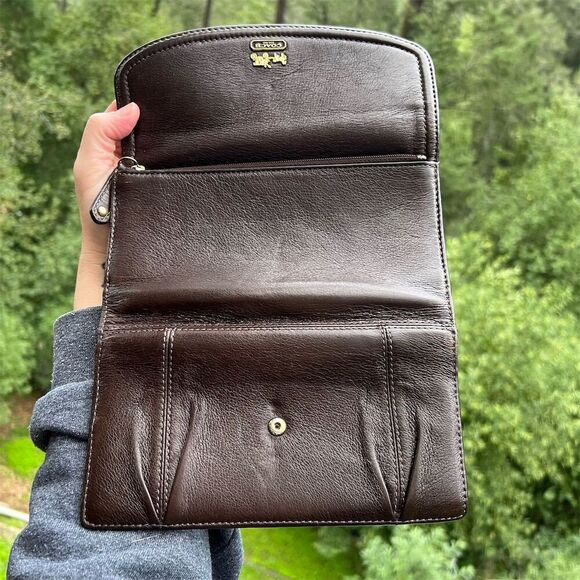 VINTAGE COACH Brown Leather Trifold Wallet w Gold Logo Accent AUTHENTIC - Picture 3 of 6